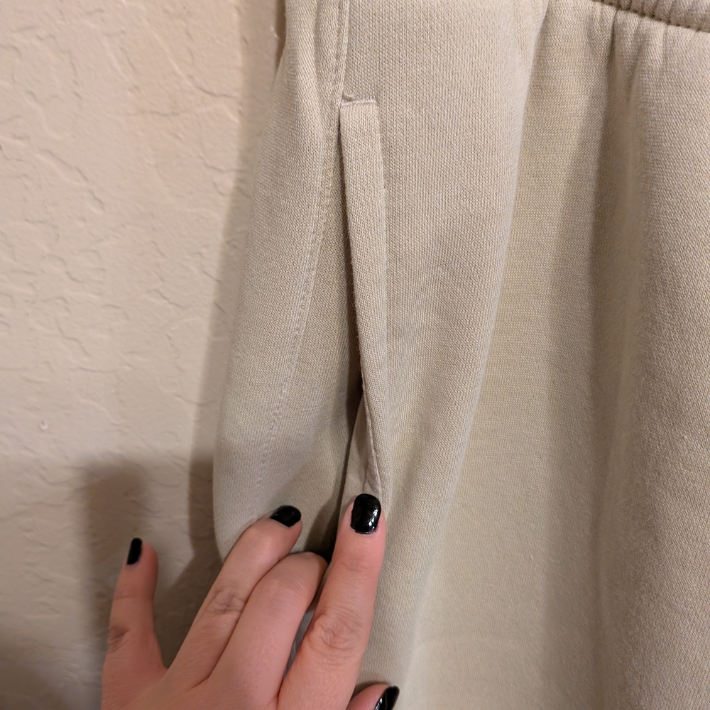 Nike Cream Sweatpants - Picture 5 of 7